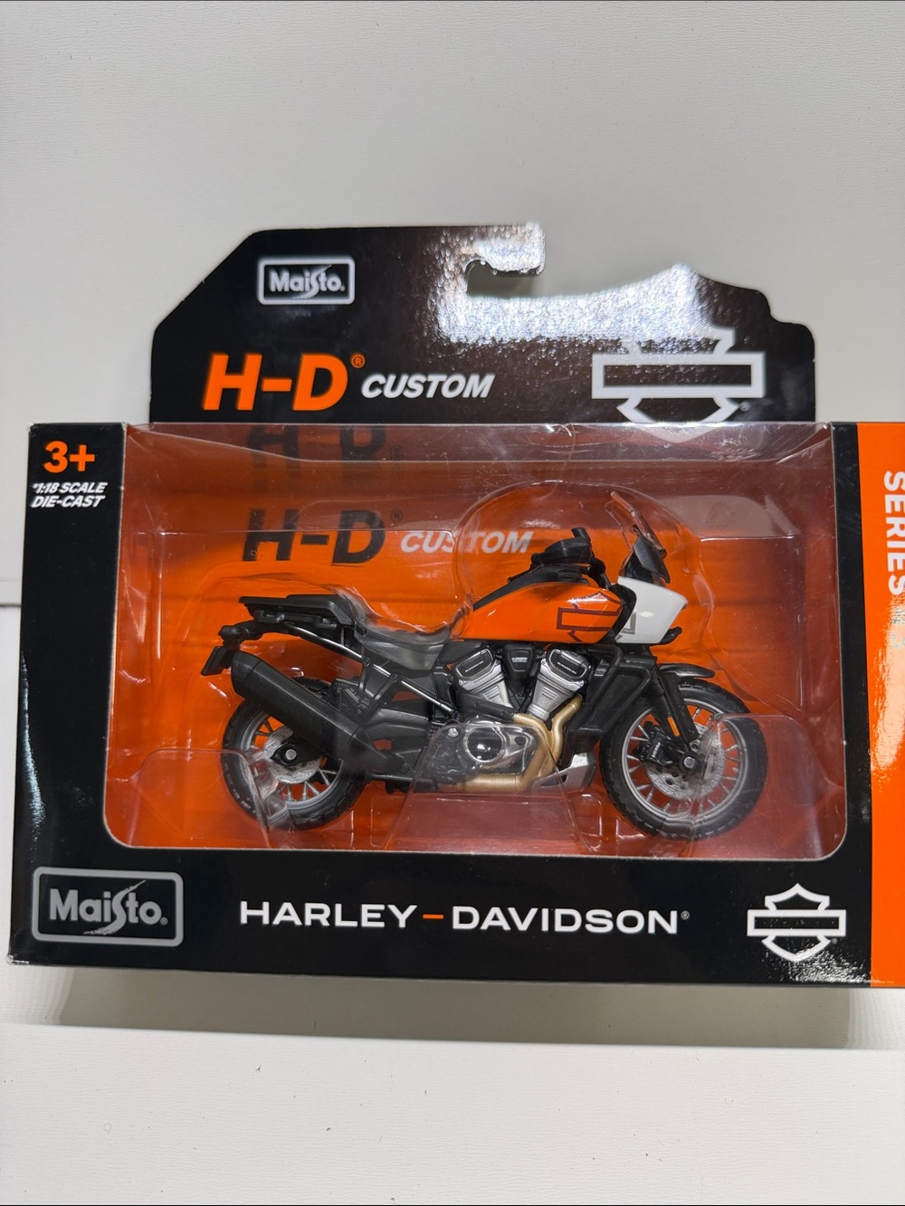 Maisto Harley-Davidson H-D Custom Orange Die-Cast Toy Motorcycle